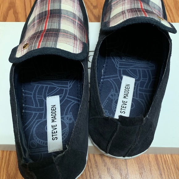 Steve Madden slip-ons - Picture 2 of 4